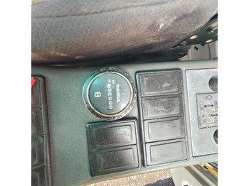 מחפר סורק VOLVO EC240: תמונה 3