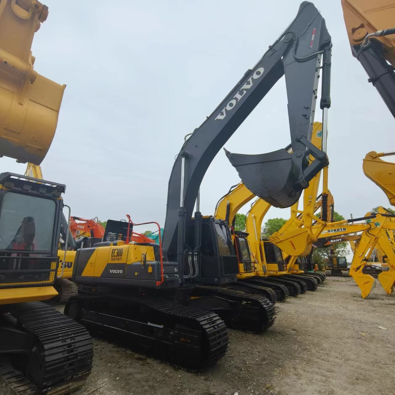 מחפר סורק VOLVO EC300