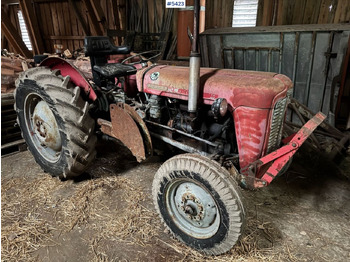 טרקטור חקלאי MASSEY FERGUSON 1000 series
