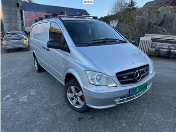 כלי רכב מסחרי עם לוח MERCEDES-BENZ Vito