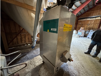 ציוד לבעלי חיים GEA M300 Automatic feeder, barely used.: תמונה 5