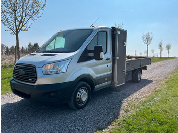 כלי רכב מסחרי במיטה שטוחה FORD Transit