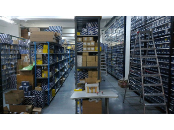 חָדָשׁ מזרק עבור מחפרון Cummins ISUZU   Cummins 4HK1-6HK1: תמונה 2