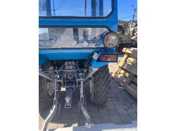 טרקטור חקלאי Iseki TX1500 brøyteskjær og feiekost: תמונה 2