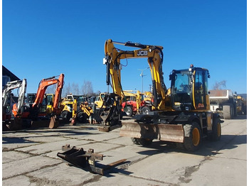 מחפר גלגלים JCB