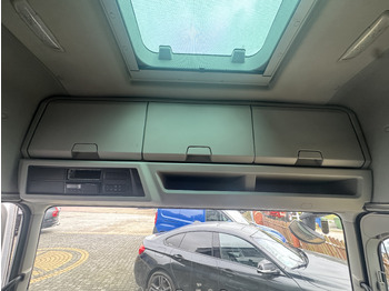 תא ופנים הרכב FORD