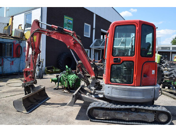 מיני מחפר BOBCAT E26