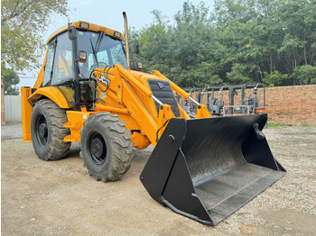 מחפרון JCB 3CX