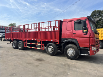 משאית SINOTRUK HOWO 8*4 Fence Truck: תמונה 4