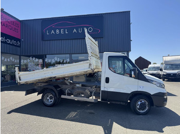 כלי רכב מסחרי מזהיר IVECO Daily 35c12
