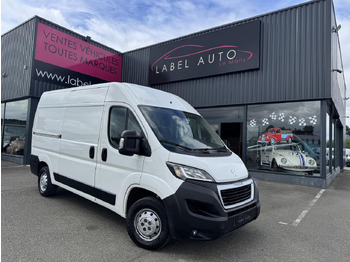 כלי רכב מסחרי עם לוח PEUGEOT Boxer