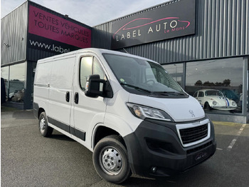 כלי רכב מסחרי עם לוח PEUGEOT Boxer