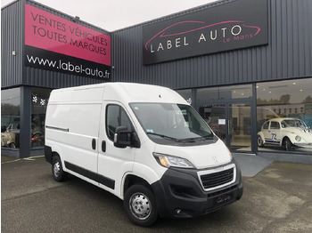 כלי רכב מסחרי עם לוח PEUGEOT Boxer