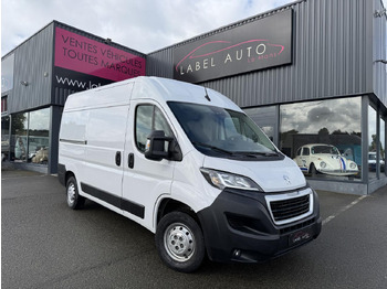 כלי רכב מסחרי עם לוח PEUGEOT Boxer