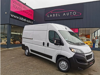 כלי רכב מסחרי עם לוח PEUGEOT Boxer