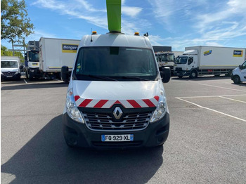 פלטפורמה אווירית מותקנת על משאית RENAULT Master