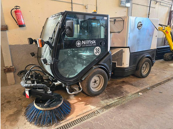 מטאטא כבישים NILFISK