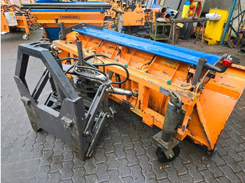 מחרשת שלג UNIMOG