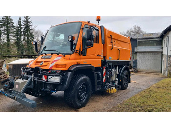 מטאטא כבישים UNIMOG U400