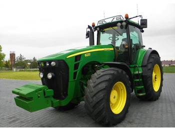 טרקטור חקלאי John Deere 8230 POWERSHIFT , Amortyzowna przednia os, Nie Malowany , Stan Bardzo Dobry: תמונה 5