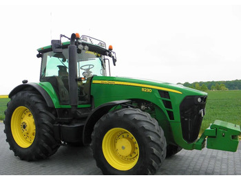 טרקטור חקלאי John Deere 8230 POWERSHIFT , Amortyzowna przednia os, Nie Malowany , Stan Bardzo Dobry: תמונה 2