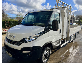 כלי רכב מסחרי במיטה שטוחה IVECO Daily 35c18