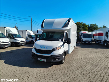 כלי רכב מסחרי עם תיבה IVECO Daily 35s14