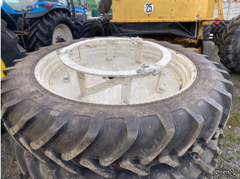 חבילת גלגלים וצמיגים עבור מכונה חקלאית ALLIANCE 300/95R46: תמונה 2 חבילת גלגלים וצמיגים עבור מכונה חקלאית ALLIANCE 300/95R46: תמונה 2