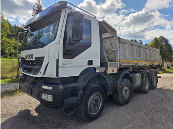 מזהיר IVECO Trakker