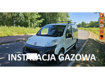 כלי רכב מסחרי עם לוח FIAT Fiorino