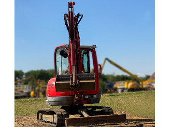 מיני מחפר JCB