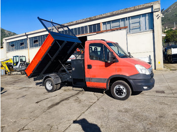 כלי רכב מסחרי מזהיר IVECO Daily 35c13