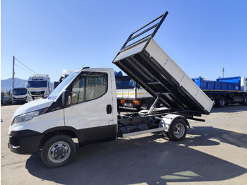 כלי רכב מסחרי מזהיר IVECO Daily 35c13