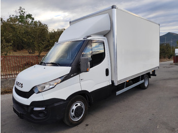כלי רכב מסחרי עם לוח IVECO Daily 35C15