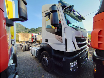 משאית תיבה IVECO Stralis