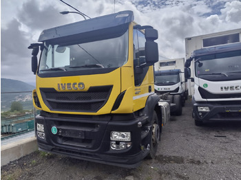 משאית עם שלדת תא IVECO Stralis
