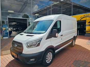 כלי רכב מסחרי עם לוח FORD Transit