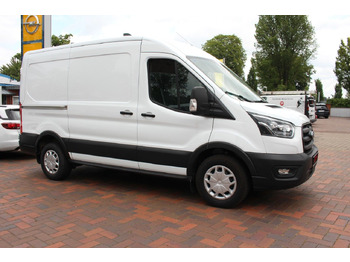 כלי רכב מסחרי עם לוח FORD Transit