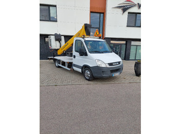 פלטפורמה אווירית מותקנת על משאית IVECO Daily 35c11