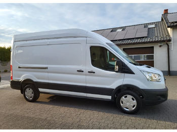 כלי רכב מסחרי עם לוח FORD Transit