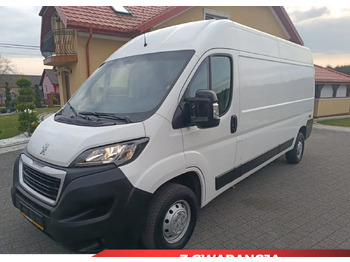 כלי רכב מסחרי עם לוח PEUGEOT Boxer
