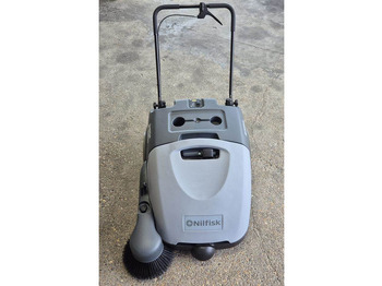 מטאטא כבישים Nilfisk SW 750: תמונה 3 מטאטא כבישים Nilfisk SW 750: תמונה 3