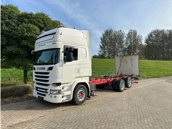 משאית עם שלדת תא SCANIA R 730