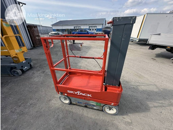 מעלית תורן אנכית SKYJACK