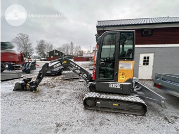 מיני מחפר VOLVO ECR25D