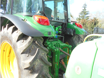 טרקטור חקלאי John Deere 5115M: תמונה 4