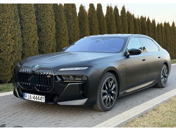 סדאן BMW
