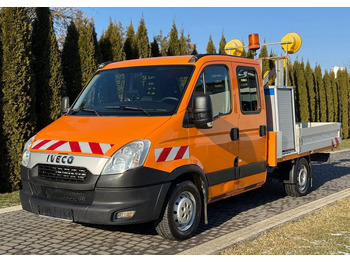 כלי רכב מסחרי עם וילונות צד IVECO Daily