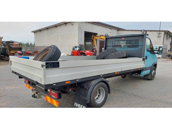 כלי רכב מסחרי במיטה שטוחה Iveco Daily 65C17 silnik 3.0 skrzynia automat: תמונה 5 כלי רכב מסחרי במיטה שטוחה Iveco Daily 65C17 silnik 3.0 skrzynia automat: תמונה 5