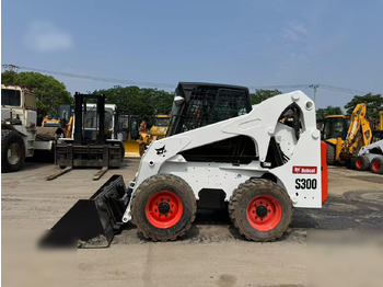 מעמיס היגוי החלקה BOBCAT S300